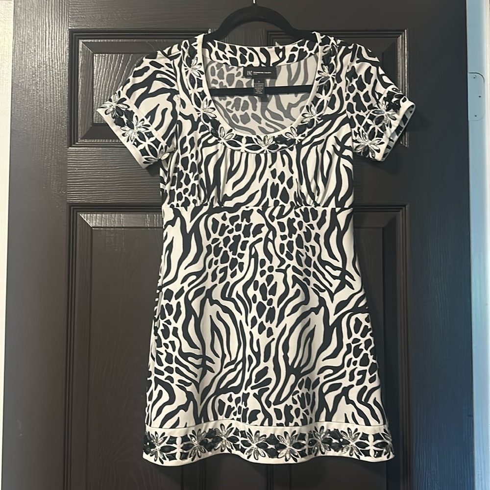 INC International Concepts Black White Tunic Top w/Gem Beads -Size: PETITE Small